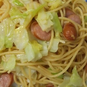 バターしょうゆで☆ウインナーとキャベツのパスタ